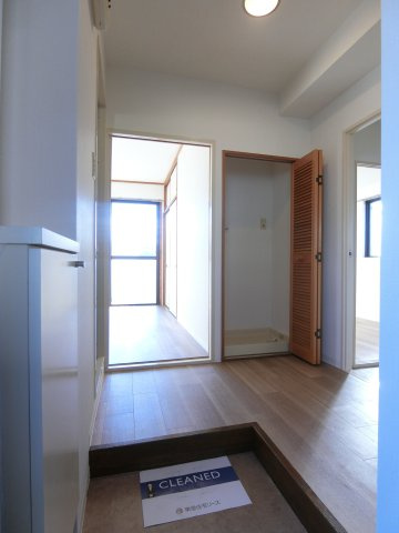 レジデンツア元住吉の玄関