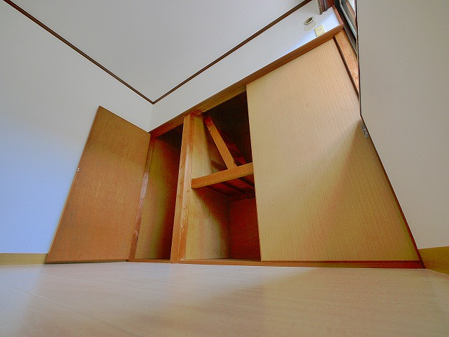 大西一戸建の収納