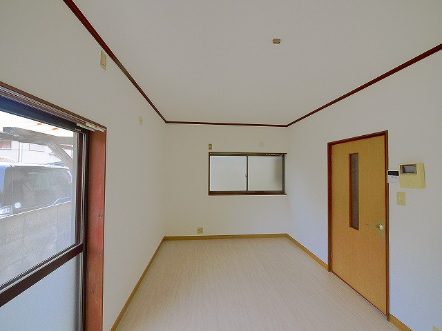 大西一戸建の居間・リビング