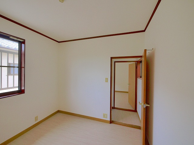 大西一戸建の洋室