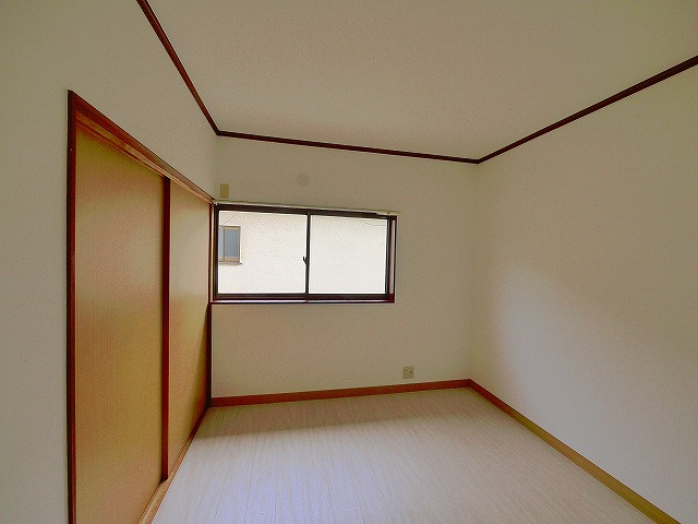 大西一戸建の洋室