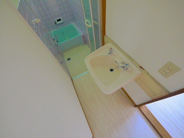 大西一戸建の洗面所