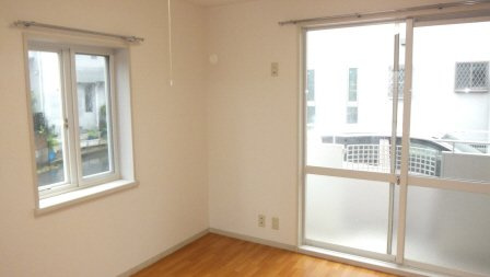 エミネンス高谷のその他|角部屋につき窓付き