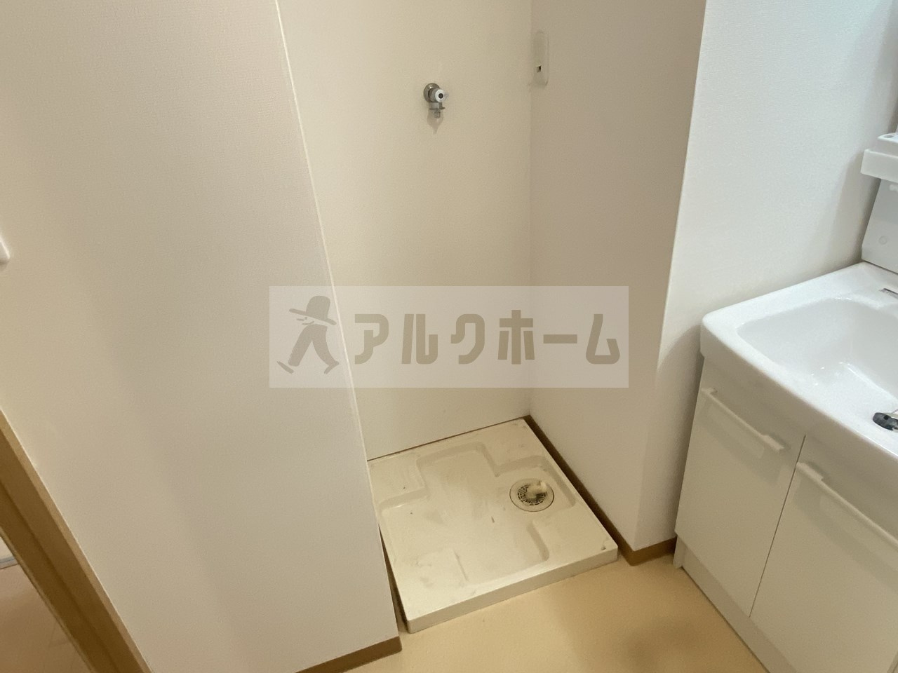 オーシャン青山の洗面所|オーシャン青山　洗濯置場