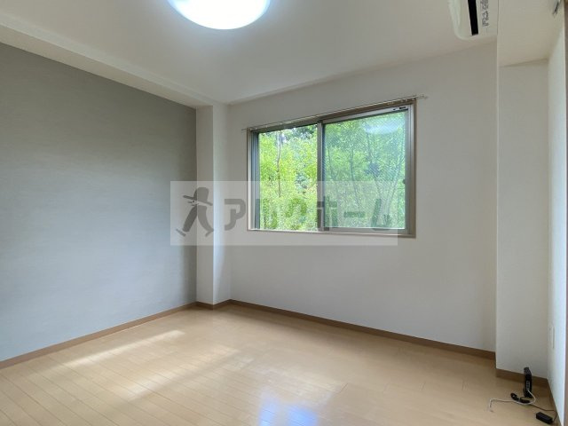 オーシャン青山の居間・リビング|オーシャン青山　洋室