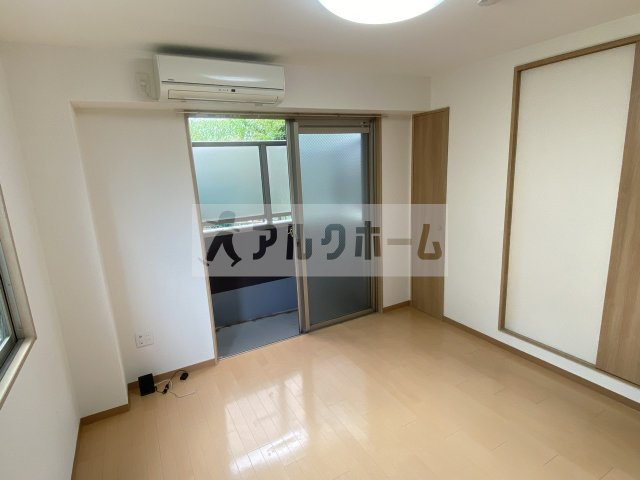 オーシャン青山の居間・リビング|オーシャン青山　洋室