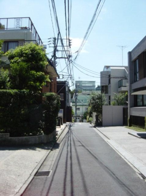 【周辺】 | 下村ハウス(表参道賃貸一戸建て) | 前面道路