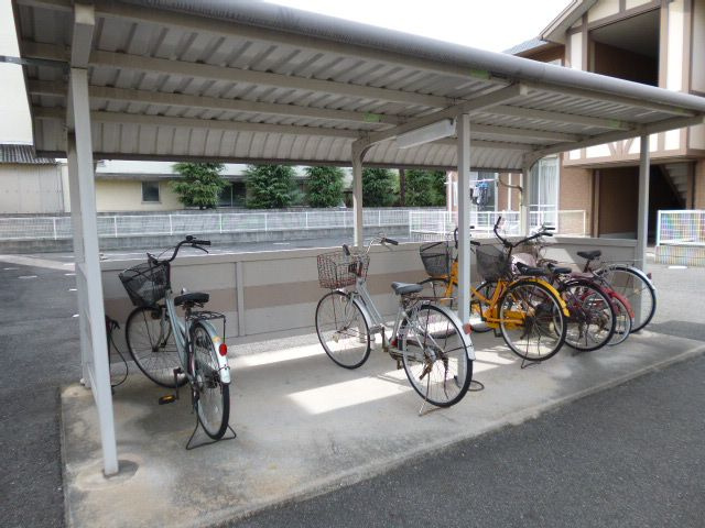 ウルーズメゾンＢのその他共用部分|自転車置き場