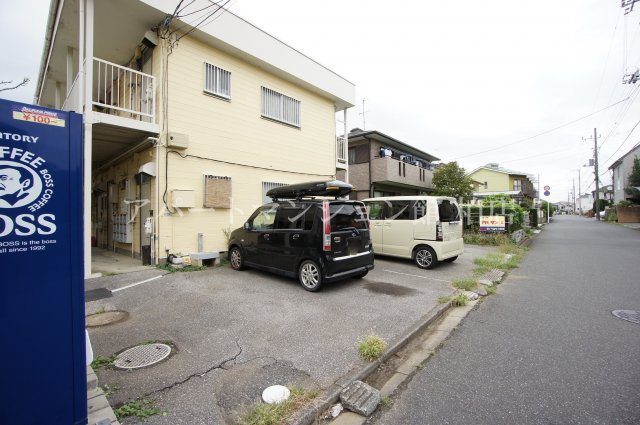 メゾン・リュミエールⅡの駐車場