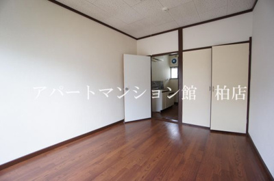 【洋室】 | メゾン・リュミエールⅡ