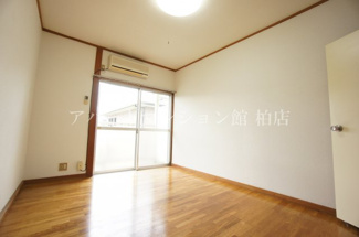 【洋室】 | メゾン・リュミエールⅡ