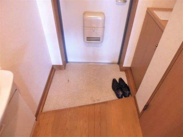 ポコアポコ明石鍛治屋町三番館の玄関
