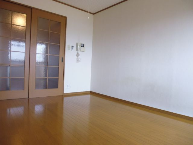 ポコアポコ明石鍛治屋町三番館の居間・リビング