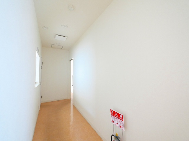 メディカル学園前の内装