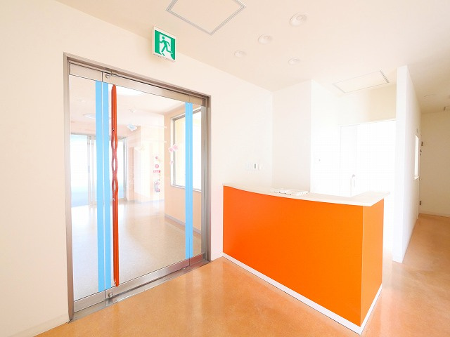 メディカル学園前の内装