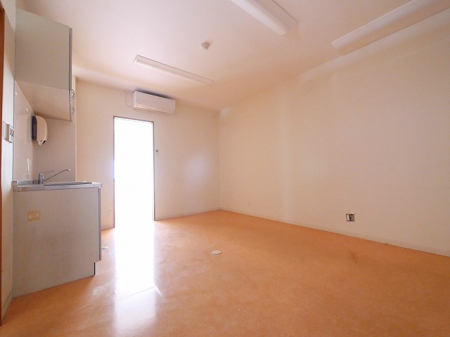 メディカル学園前の内装