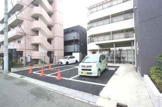 【駐車場】