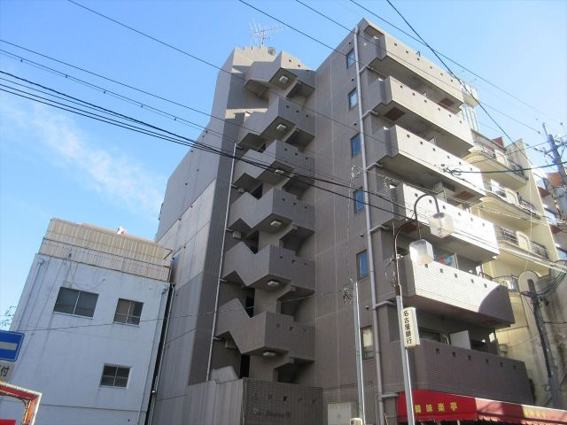 ニューシャトーの外観