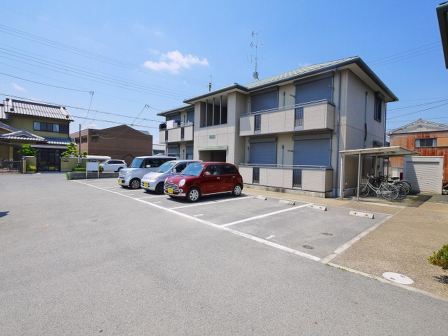 サンライズY　Bの駐車場|駐車場に車を止められます