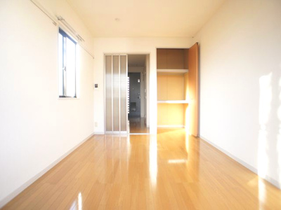 【洋室】 | シャーメゾン睦Ｂ | 日当たり良好！快適に過ごせるエアコンが付いています♪