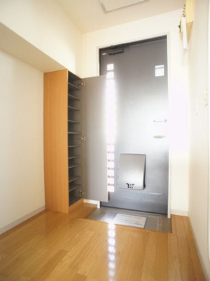 【玄関】 | シャーメゾン睦Ｂ | たくさん収納できるシューズボックスが付いています♪