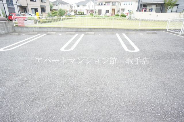 プリマヴェラの駐車場