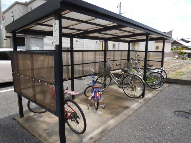 倉敷市日吉町のアパートのその他共用部分|自転車置場