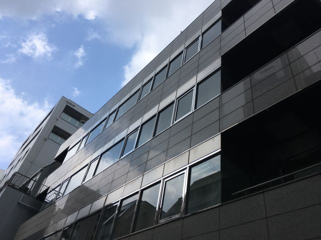 スヂノビルの外観