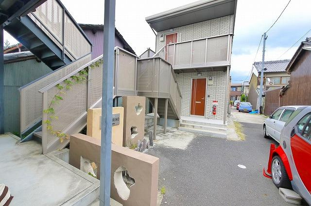 マンダリーノ（法蓮町）のエントランス