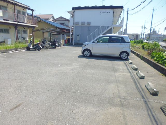 アスカハイムの駐車場