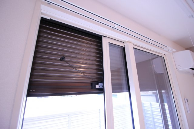 【設備】 | メゾンエス | ★雨戸シャッター★