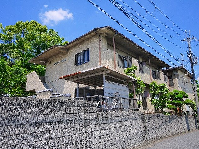 ヴェルデ学園前の外観|外観もきれいです