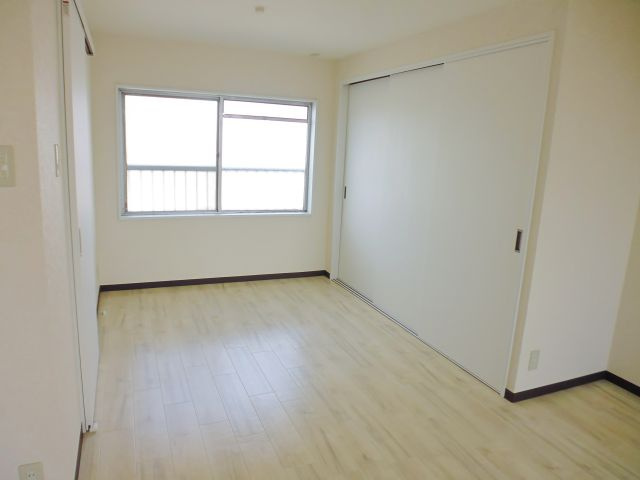 吉田マンションの洋室