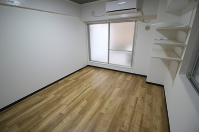 【洋室】 | ラ・サルビア桜塚