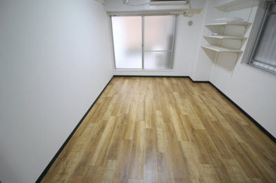 【洋室】 | ラ・サルビア桜塚