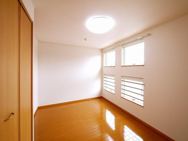 カモミール・西大寺Ｂの洋室|広々とした洋室です