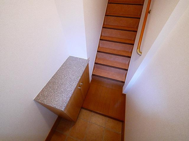 カモミール・西大寺Ｂの玄関|落ち着いた玄関です