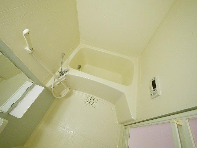 カモミール・西大寺Ｂの浴室|日々の暮らしに欠かせないお風呂です