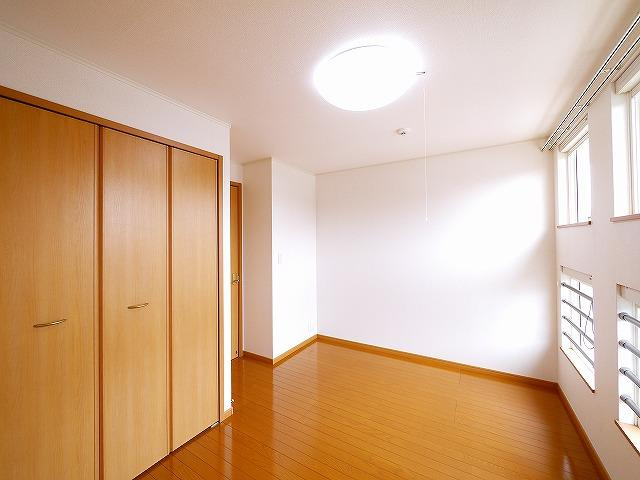 カモミール・西大寺Ｂの洋室|広々とした洋室です