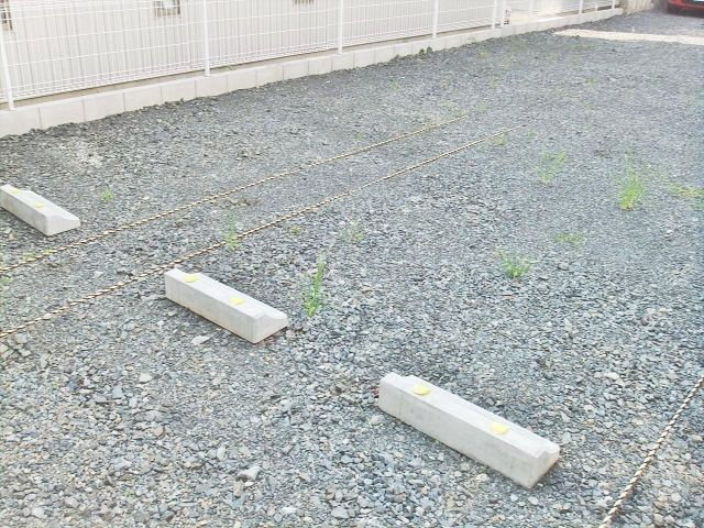 菊井町デザイナーズ戸建貸家の駐車場