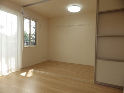 【寝室】 | フェリチターレ | ※同建物別室参考写真