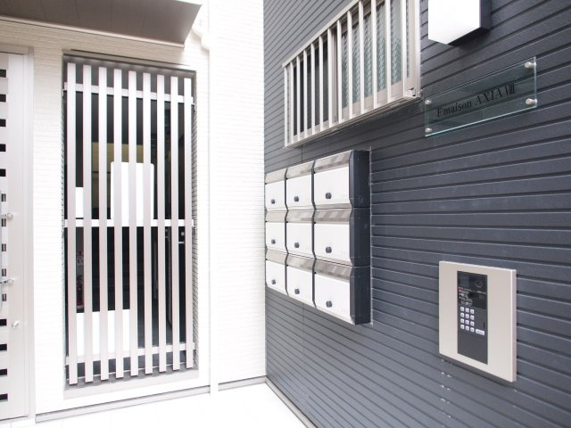 F maison AXIA8のエントランス