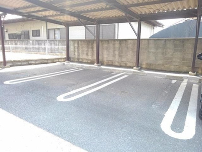 【駐車場】 | メゾン向日葵 | 屋根付駐車場です！