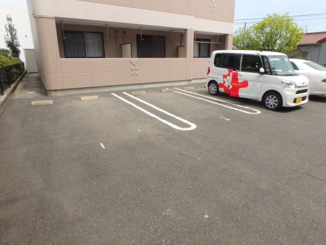 アスコーナハイツの駐車場