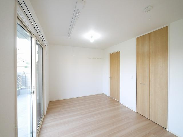 ファイブスターの内装|明るい色調の室内です