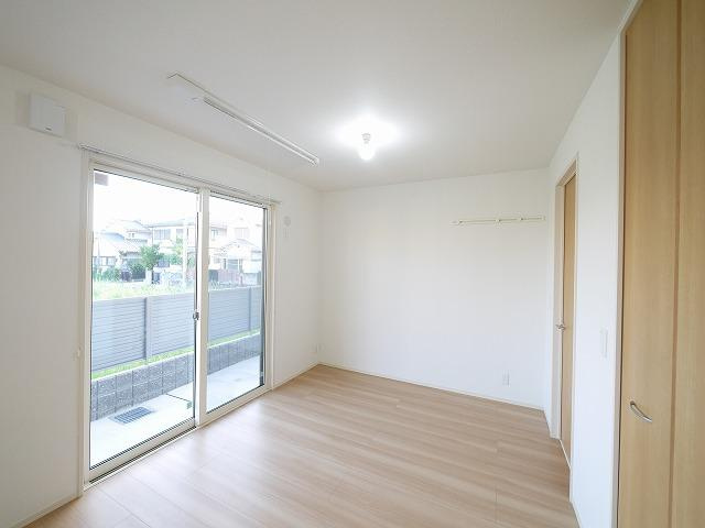 ファイブスターの洋室|明るい洋室です