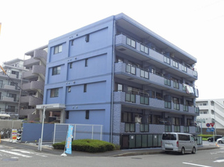 【外観】 | 5階部分・最上階角部屋！廊下側も人通りが少なくプライバシーを保つ事が出来ます！