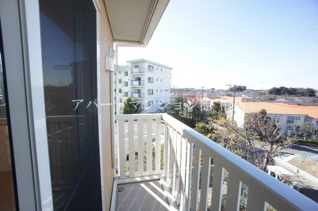 アシネスのバルコニー