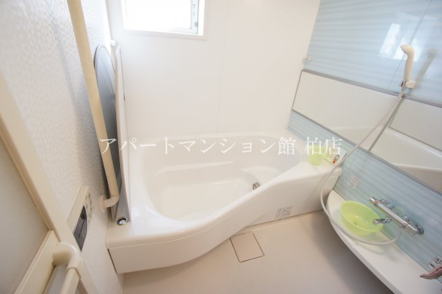 アシネスの浴室