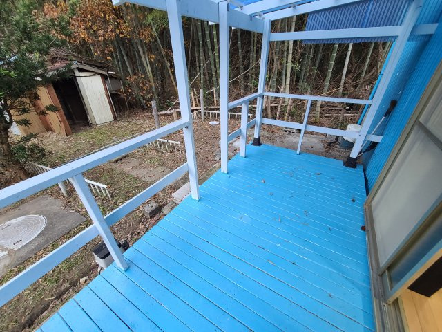 弓渡貸家のバルコニー